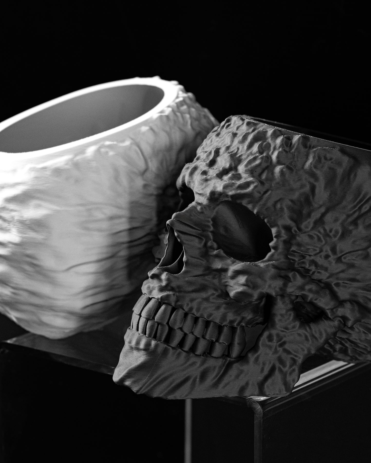 Planter-06: Skull Outdoor Planter With Integrated Drainage and Matching Saucer