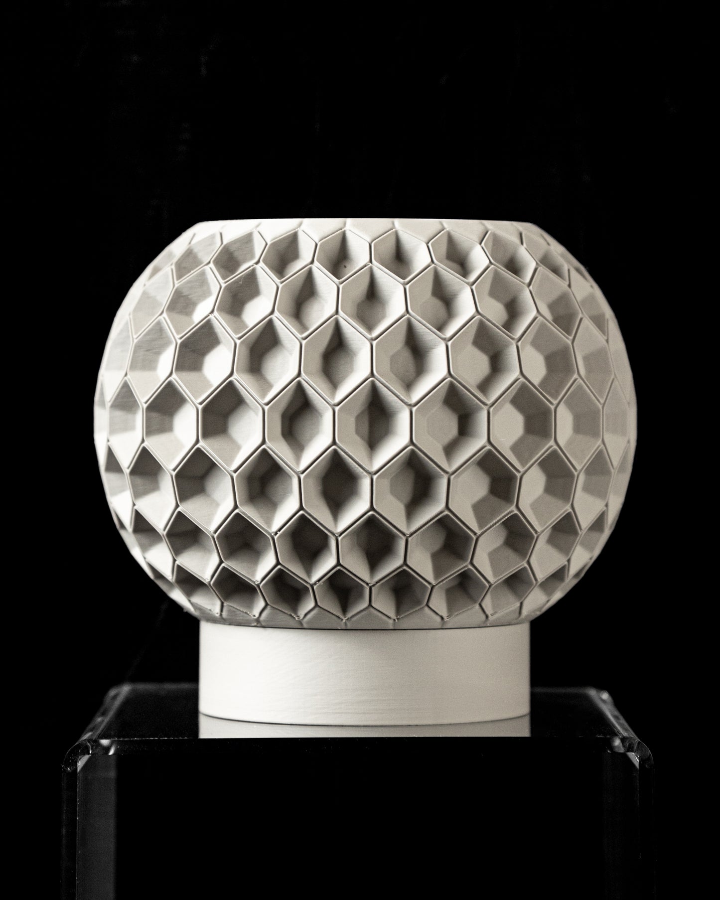 Planter-02: Architectural indoor planter with integrated drainage and matching saucer