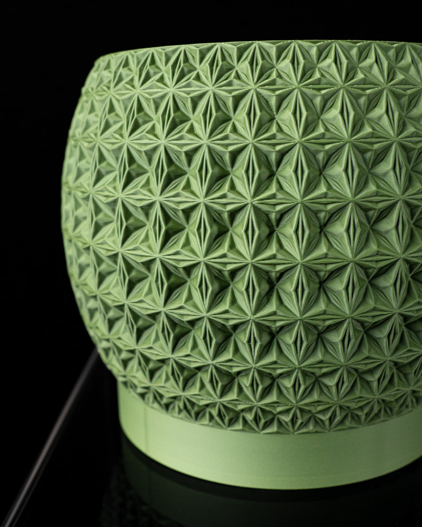 Planter-04: Burst Indoor Planter With Integrated Drainage and Saucer
