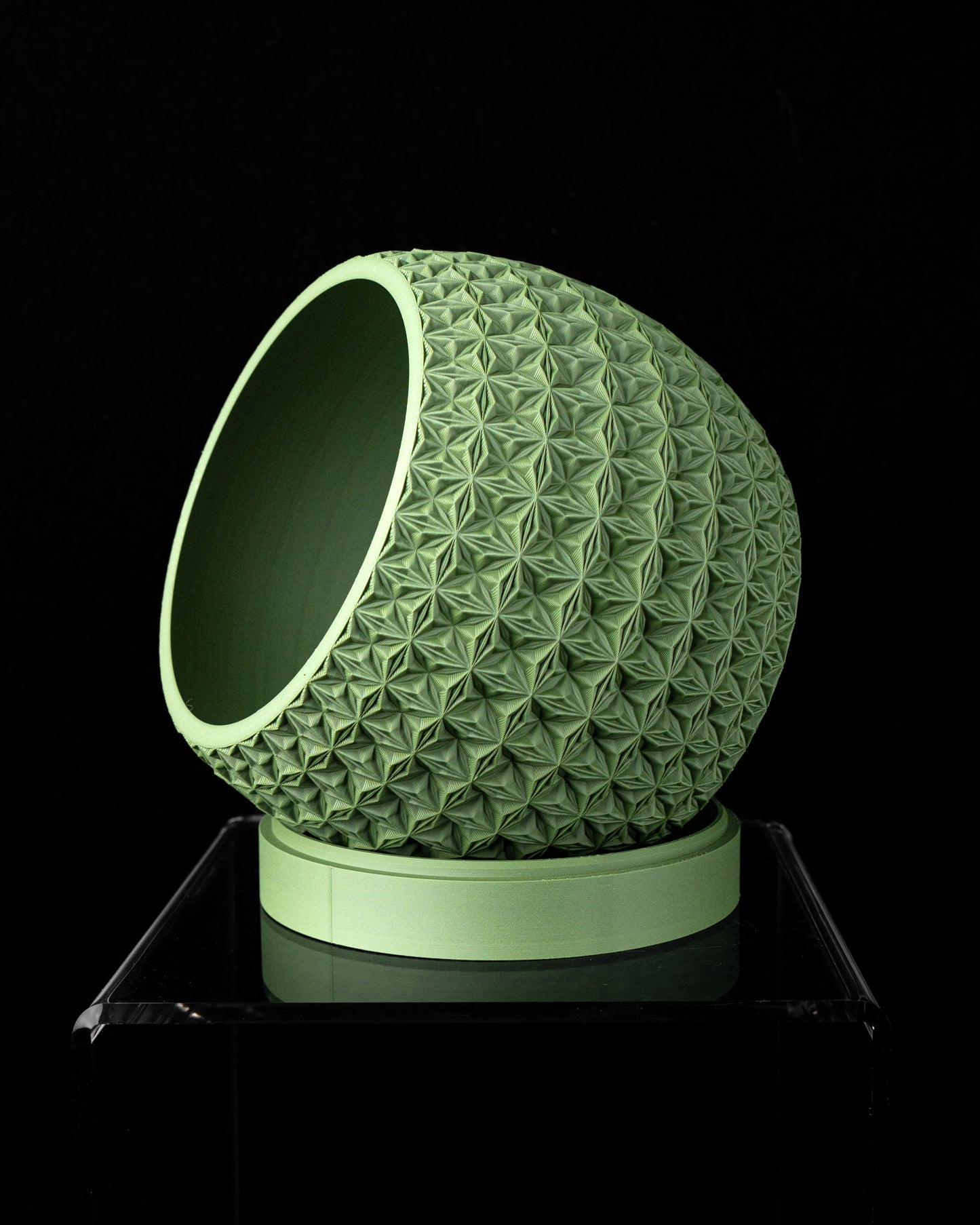 Planter-04: Burst Indoor Planter With Integrated Drainage and Saucer